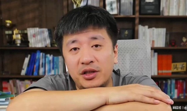 乐鱼网页版-张雪峰一生挚爱国足：想当国脚夺世界杯 国足若进决赛愿死在现场
