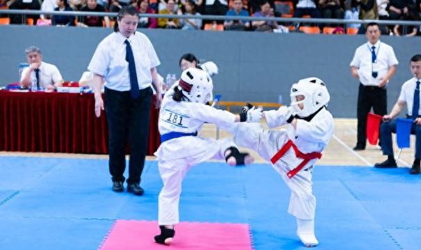 乐鱼网址-萌娃白领展武艺！“静安论道”吸引300余名全国空手道爱好者来沪参赛|静安区|上海市|比赛|选手|体育局_新浪体育_新浪新闻