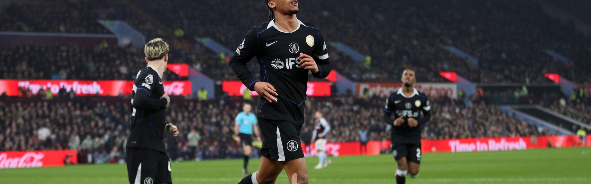 乐鱼网址-对阵维拉独中三元，若昂-佩德罗首次在英超戴帽